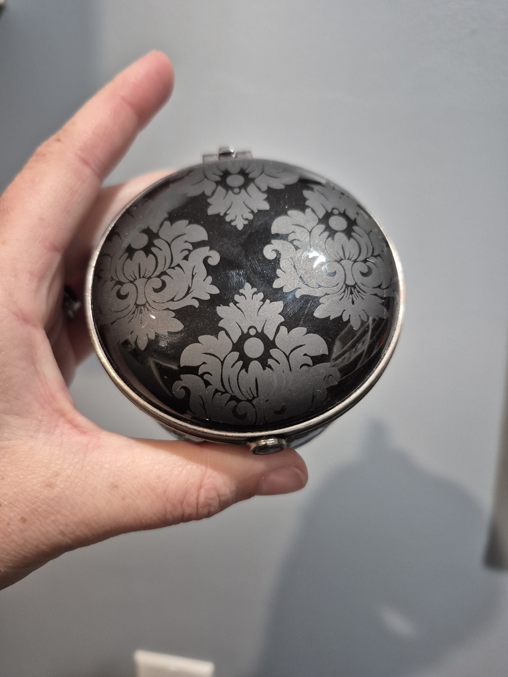 Compact Round Black Floral Jewelry Box with Mirror Metal Trinket Dish - Picture 4 of 12